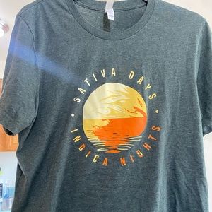 Curaleaf Sativa Days Indica Nights T Shirt Large Summer 2022 edition